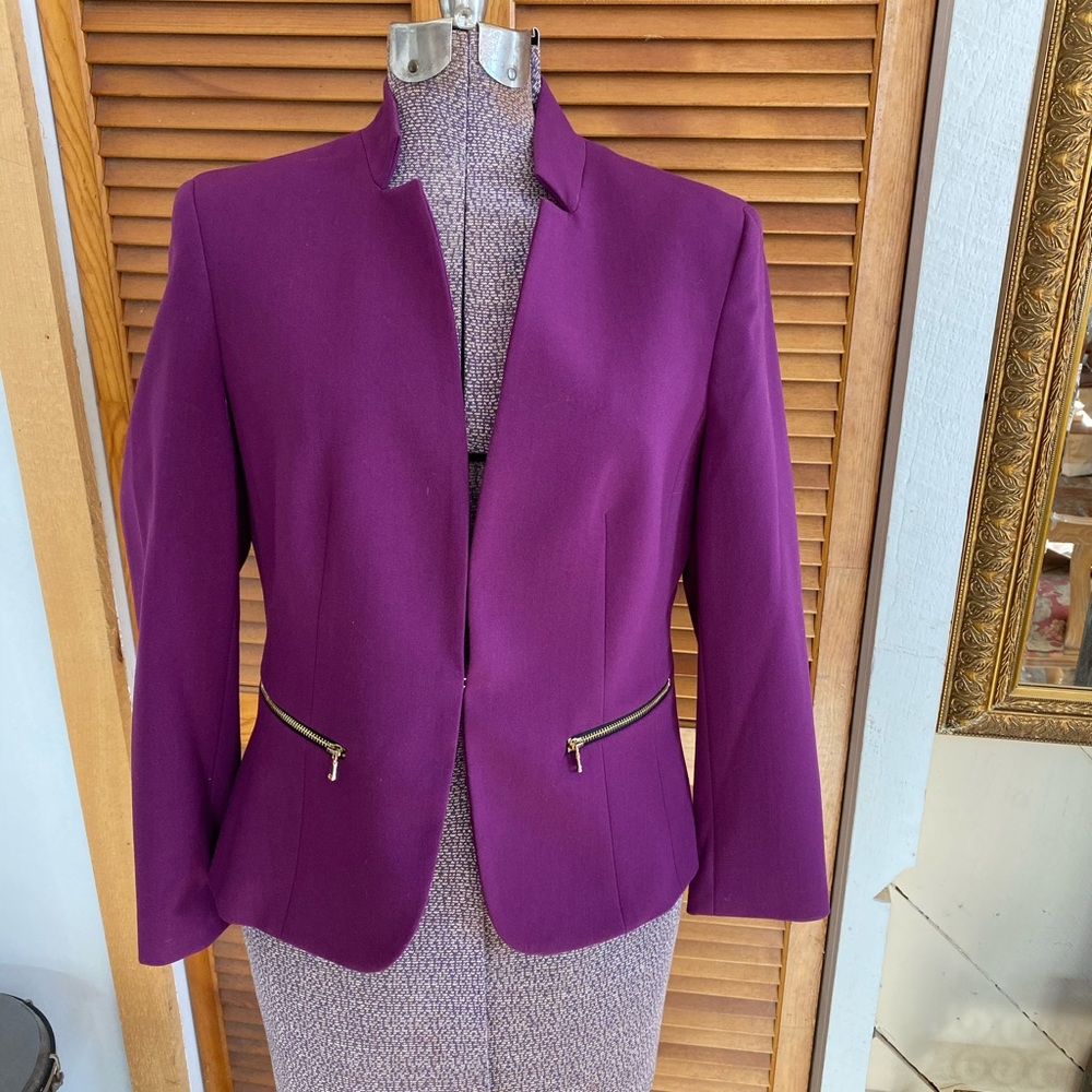 Gorgeous plum / purple blazer by Nine West size 4